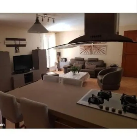 Apartmán Climatisee De 2a 10 Personnes Piscine Privee 3km Hyères