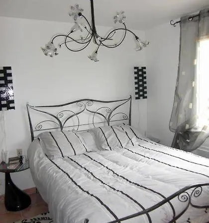 Climatisée De 2à 10 Personnes Piscine Privée 3km Appartement Hyères